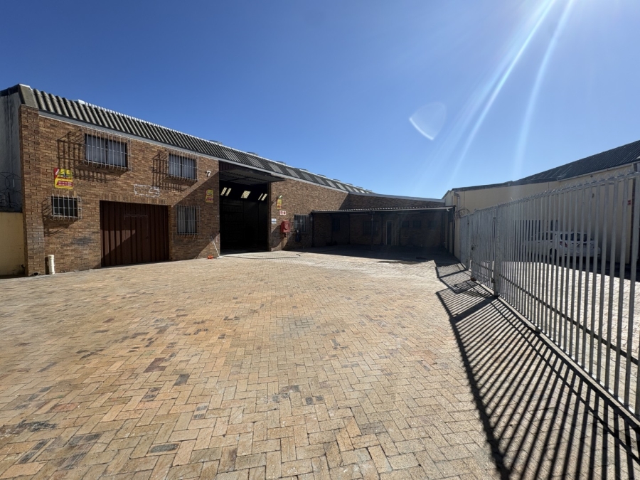 To Let Commercial Property for Rent in Montague Gardens Western Cape